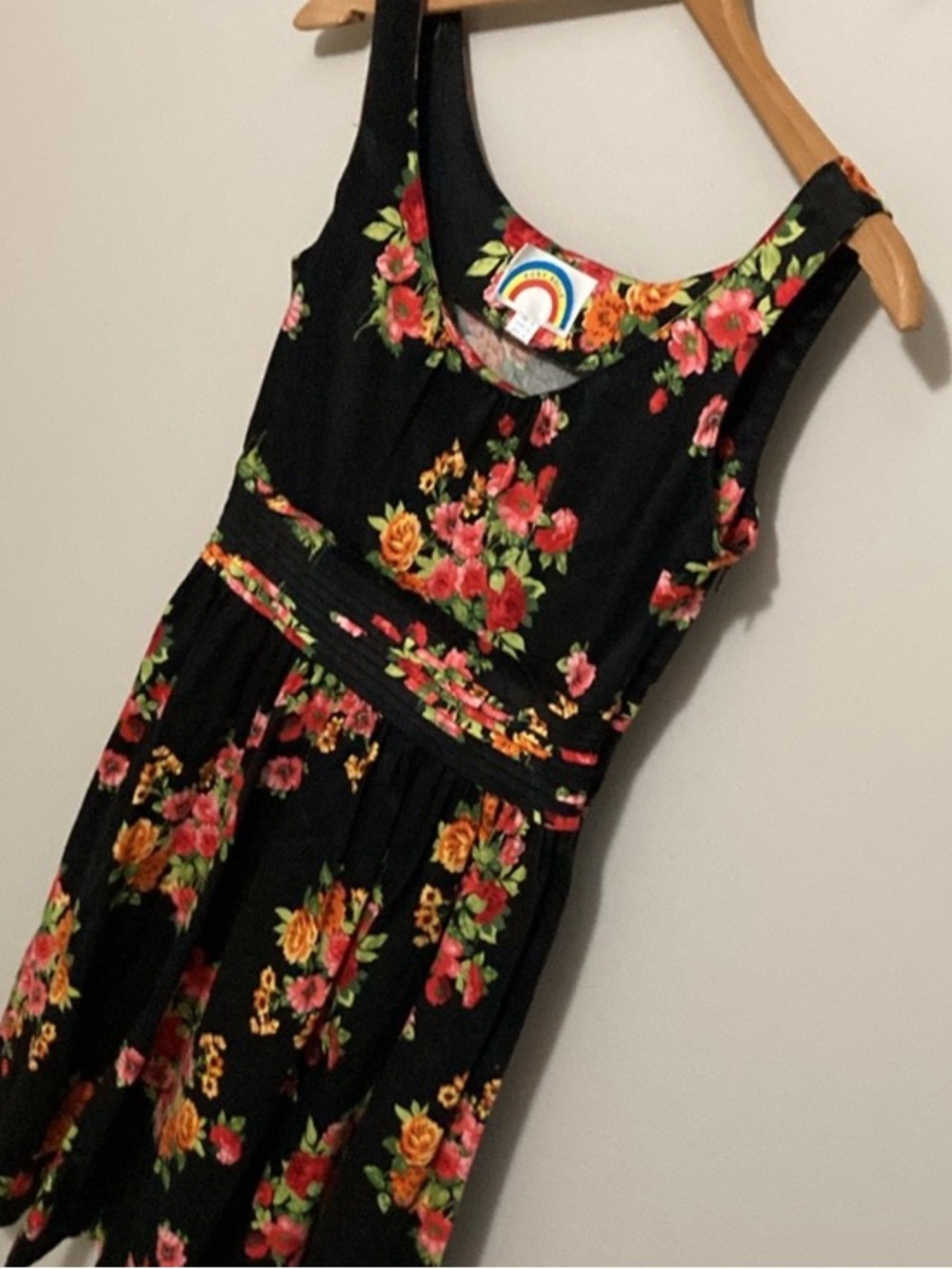 Ruby Belle Black Floral Scoop-Neck Summer Dress, Size 4, pleated waistline - Picture 4 of 10